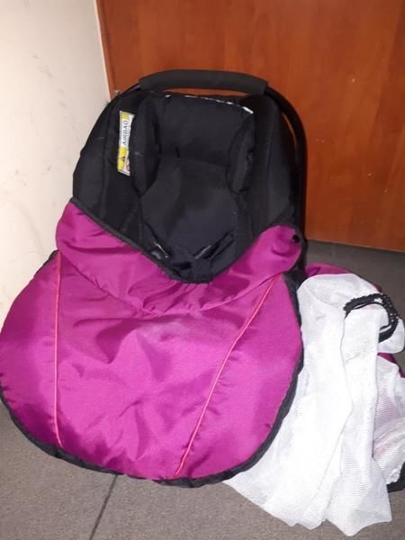 fotelik-samochdoowy-do-10kg-fioletowy-informacje-dodatkowe-zdejmowana-tapicerka