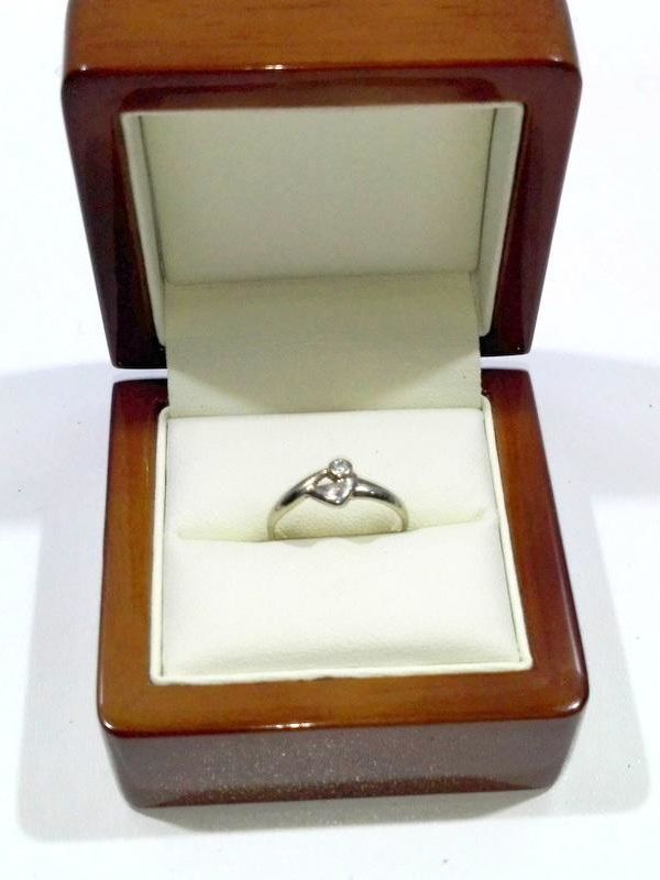 piekny-pierscionek-biale-zloto-z-oczkiem-585-140g-pilsudskiego-27-jaworzno