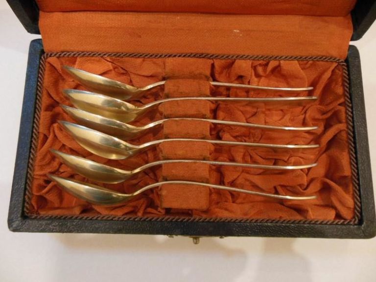 lyzeczki-deserowe-j-fraget-w-pudelku-od-loombard-stan-uzywany