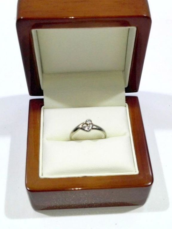 piekny-pierscionek-biale-zloto-z-oczkiem-585-140g-pilsudskiego-27-jaworzno