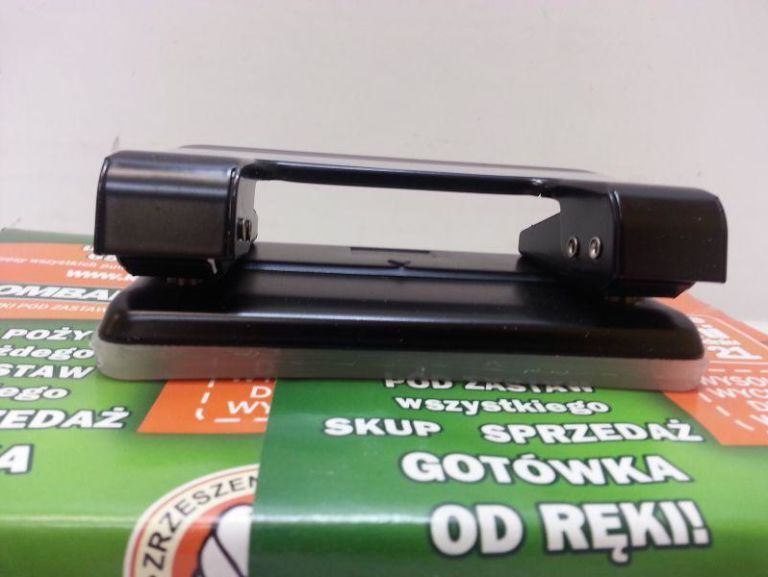 dziurkacz-jak-nowy-stan-nowy