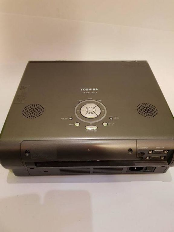 PROJEKTOR TOSHIBA TDP-T90