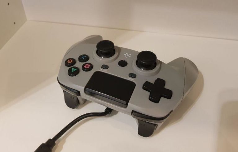 PAD DO KONSOLI PS4 GAME PAD 4S OPIS