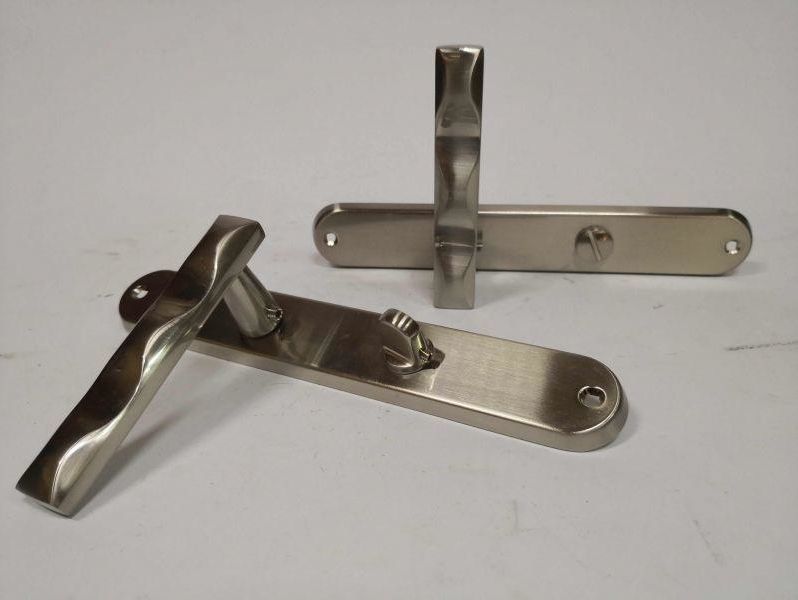 domino-klamka-drzwiowa-modena-wc72-nikiel-stan-nowy