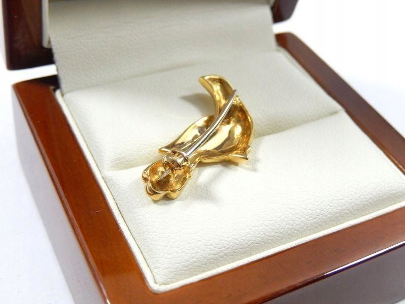 piekna-zlota-broszka-golab-z-diamentami-material-zloto