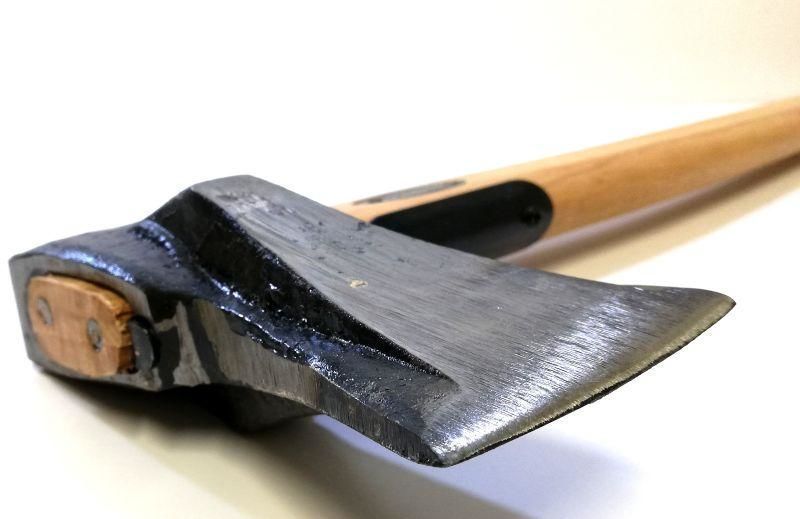 siekiera-2kg-z-okuciem-romanik-kosciuszki-34-trzcianka