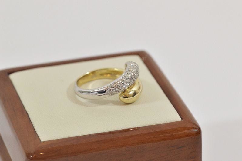 biale-i-zolte-zloto-18k-32-brylanty-18k-promocja-rodzaj-wyrob-jubilerski