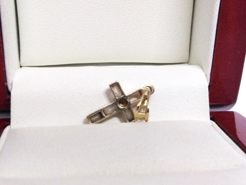 sliczny-zloty-krzyzyk-585-z-cyrkoniami-15-x-1-cm-plec-produkt-uniseks