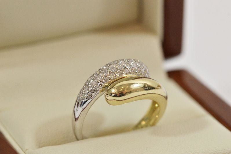 biale-i-zolte-zloto-18k-32-brylanty-18k-promocja-stan-uzywany