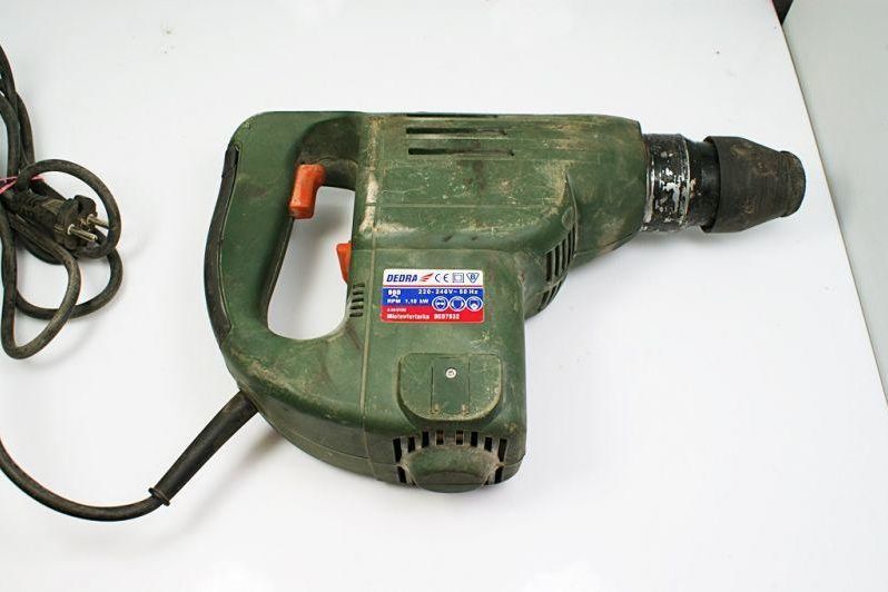 mlotowiertarka-dedra-ded7832-1100w-funkcyjnosc-2-funkcyjny-wiercenie-z-udarem-i-podkuwanie