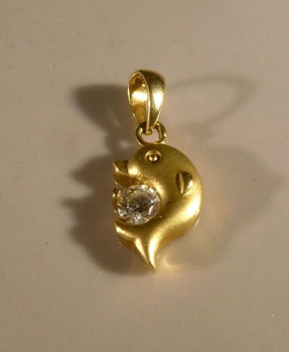 zlota-zawieszka-delfin-pr585-17g-1cm-x-05cm-warszawska-162-lomianki