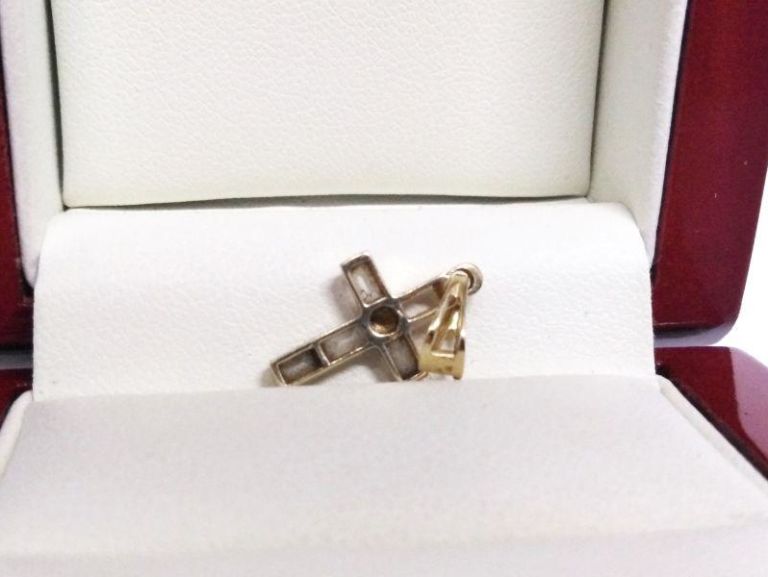 sliczny-zloty-krzyzyk-585-z-cyrkoniami-15-x-1-cm-plec-produkt-uniseks