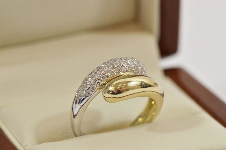 biale-i-zolte-zloto-18k-32-brylanty-18k-promocja-stan-uzywany