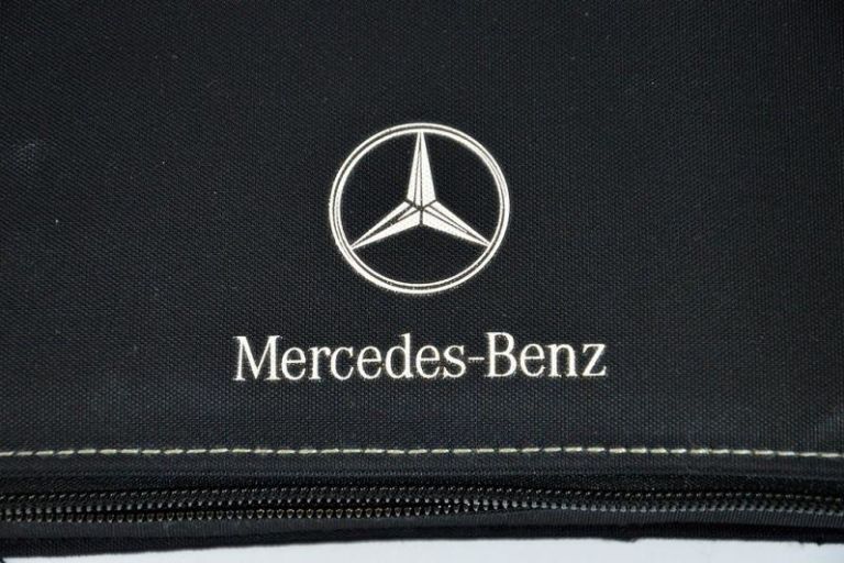 MERCEDES W212 WYPOSAŻENIE BAGAŻNIKA A0998900011
