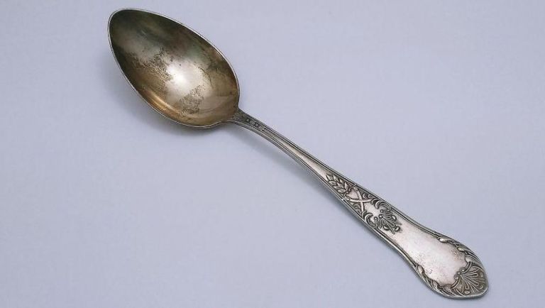 posrebrzana-lyzka-stolowa-hefra-met-60-romanski-rodzaj-lyzki-i-lyzeczki