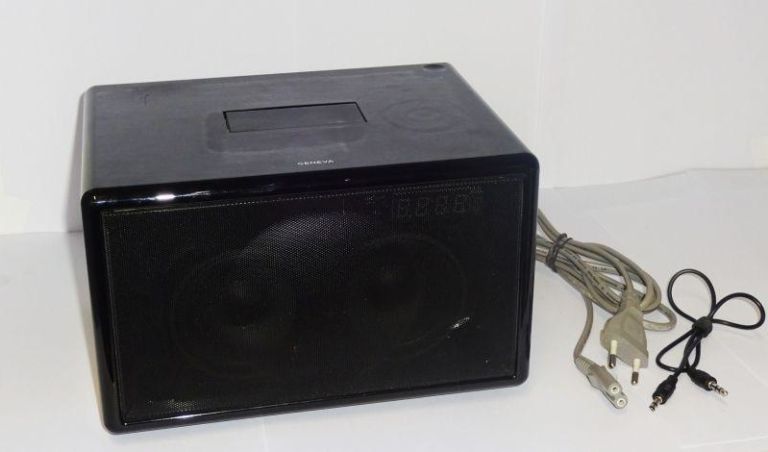 GŁOŚNIK GENEVA SOUND SYSTEM MODEL S USZKODZONY