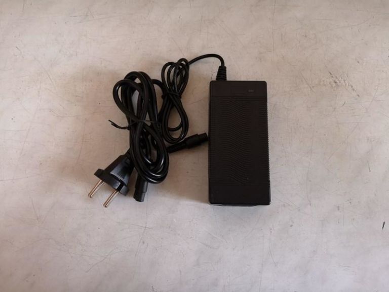 !OKAZJA! DESKOROLKA ELEKTRYCZNA BLAUPUNKT EHB206