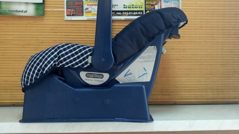fotelik-samochodowy-peg-perego-primo-viaggio-sposob-montazu-samochodowy-pas-bezpieczenstwa