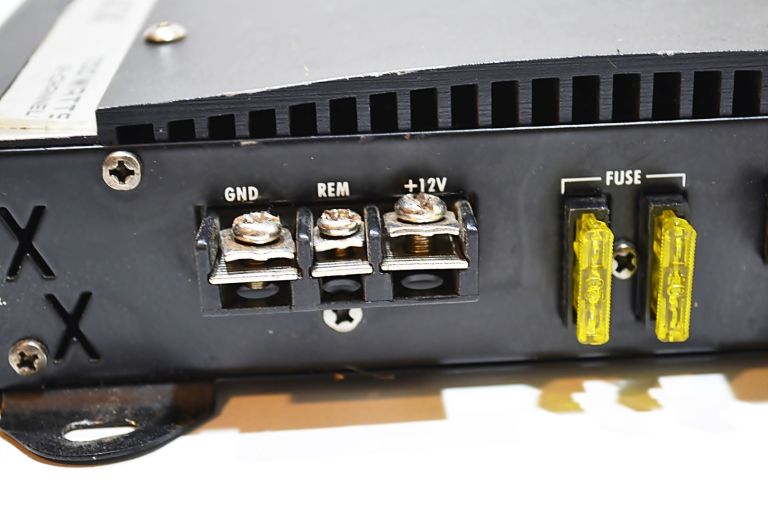 wzmacniacz-crunch-blackmaxx-mxb-2175-700w-partyzantow-39-zamosc