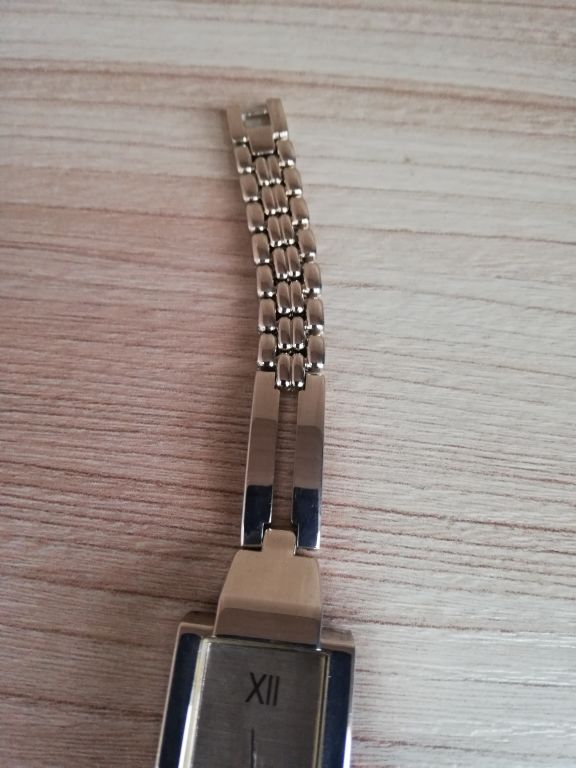 zegarek-damski-model-damski