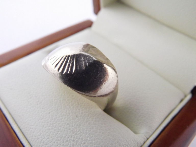 nietuzinkowy-srebrny-pierscionek-925-439g-r19-marka-inna-marka