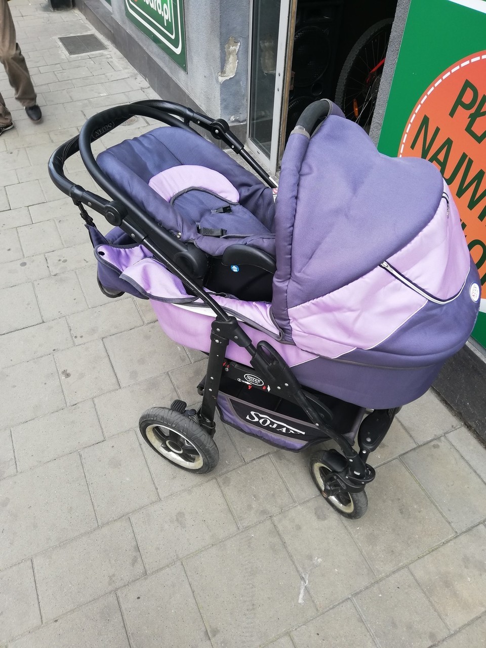 wozek-dzieciecy-sojan-z-nosidelkiem-i-dodatkami-stan-uzywany