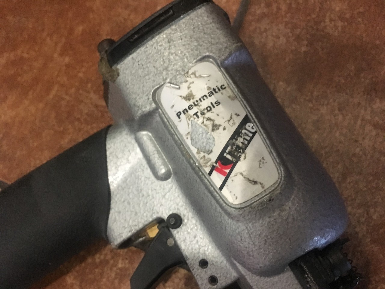 zszywacz-pneumatyczny-tools-od-loombard-marka-inny-producent