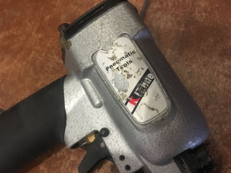 zszywacz-pneumatyczny-tools-od-loombard-marka-inny-producent
