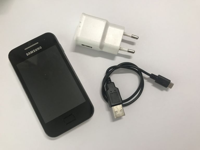SAMSUNG GALAXY ACE GT- S5830 + ŁADOWARKA