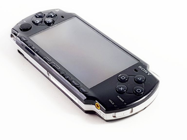 sony-playstation-portable-psp-3004-3-gry-stan-uzywany