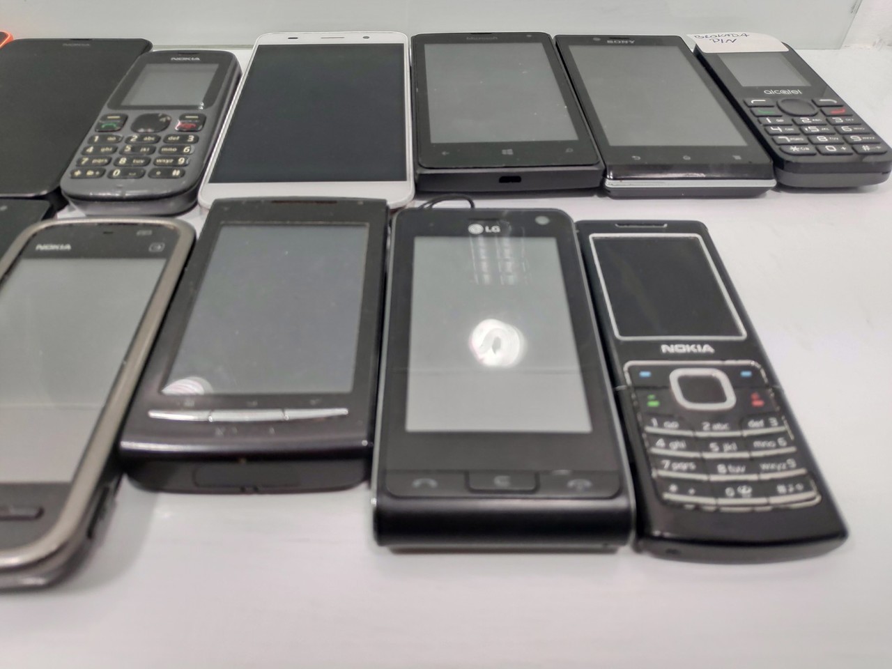 uszkodzone-telefony-przekatna-ekranu-3