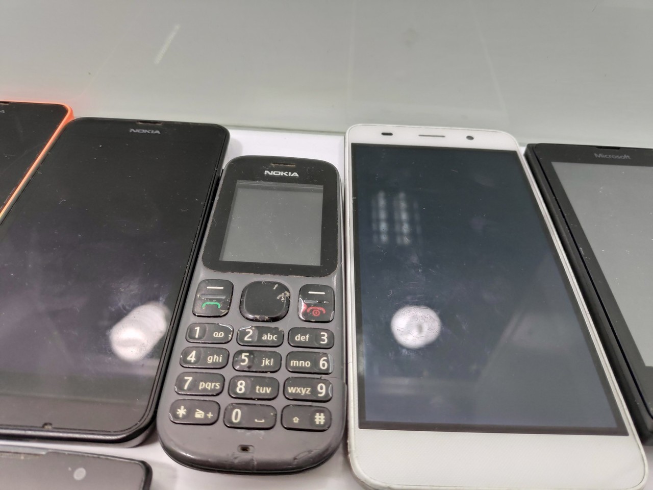 uszkodzone-telefony-stan-uszkodzony