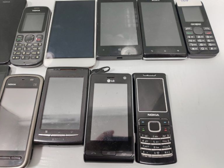 uszkodzone-telefony-system-operacyjny-pozostale