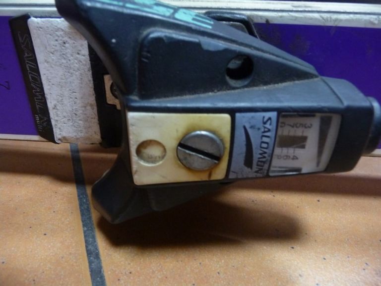 narty-zjazdowe-rossignol-xp33-kolor-dominujacy-205826-1041840