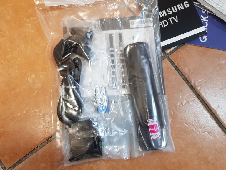 WARTO TV SAMSUNG UE65RU7102 JAK NOWY OKAZJA