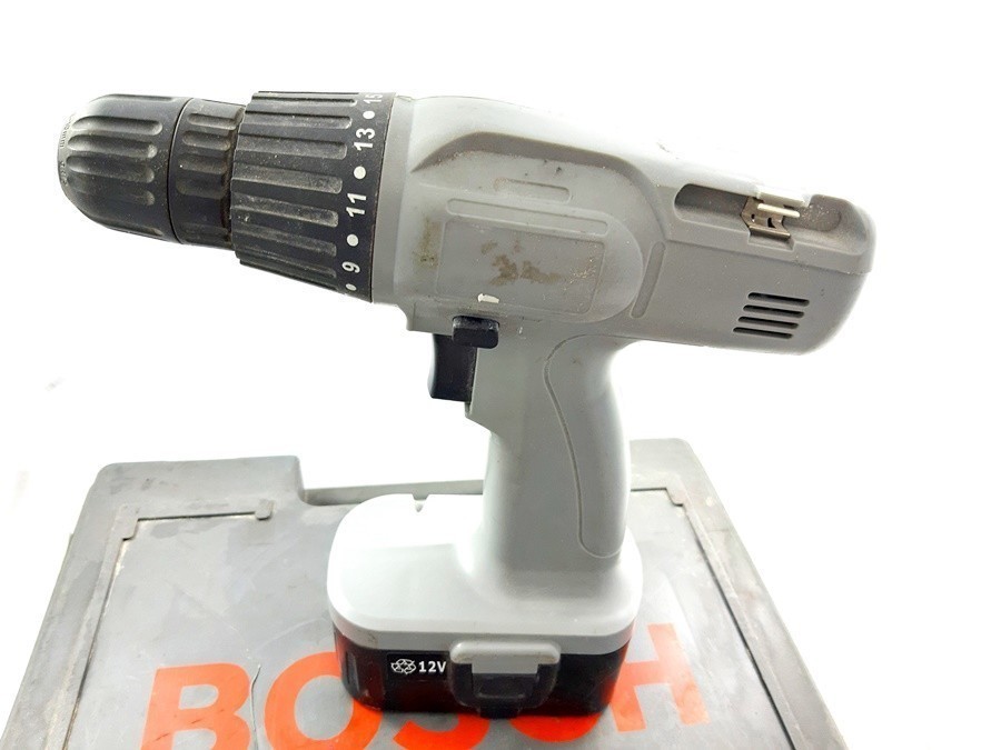 wkretarka-bosch-12-v-komplet-walizka-marka-bosch