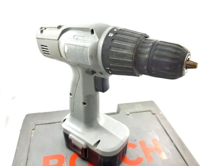 wkretarka-bosch-12-v-komplet-walizka-marka-bosch