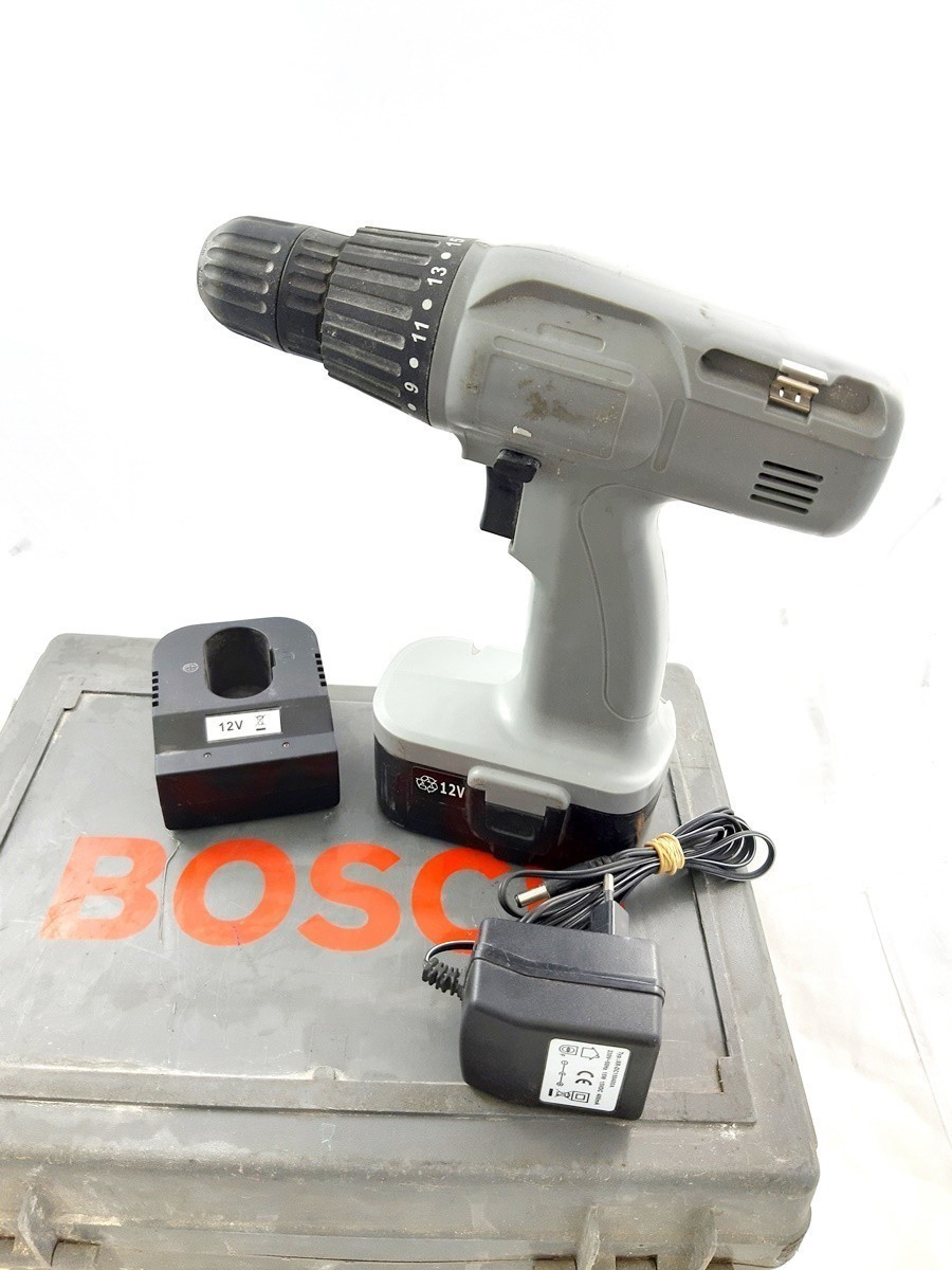 wkretarka-bosch-12-v-komplet-walizka-stan-uzywany
