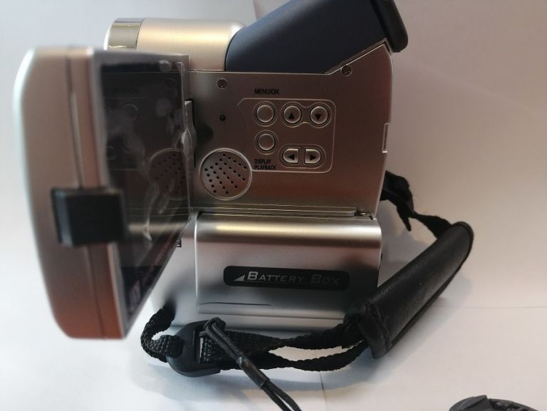 KAMERA SONY DV 8 KOMPLET + ETUI