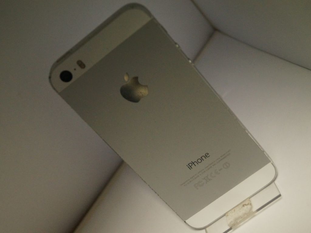 telefon-apple-iphone-se-16gb-ladowarka-typ-smartfon