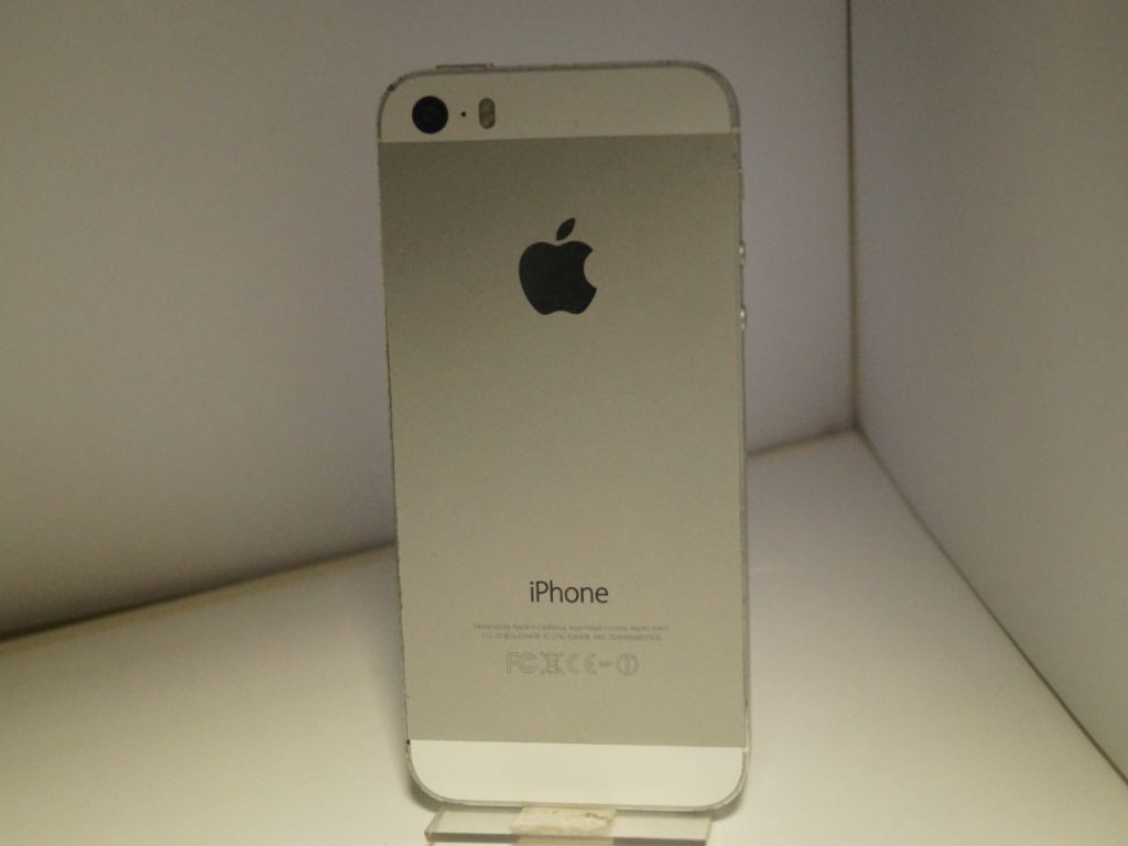 telefon-apple-iphone-se-16gb-ladowarka-kod-producenta-123