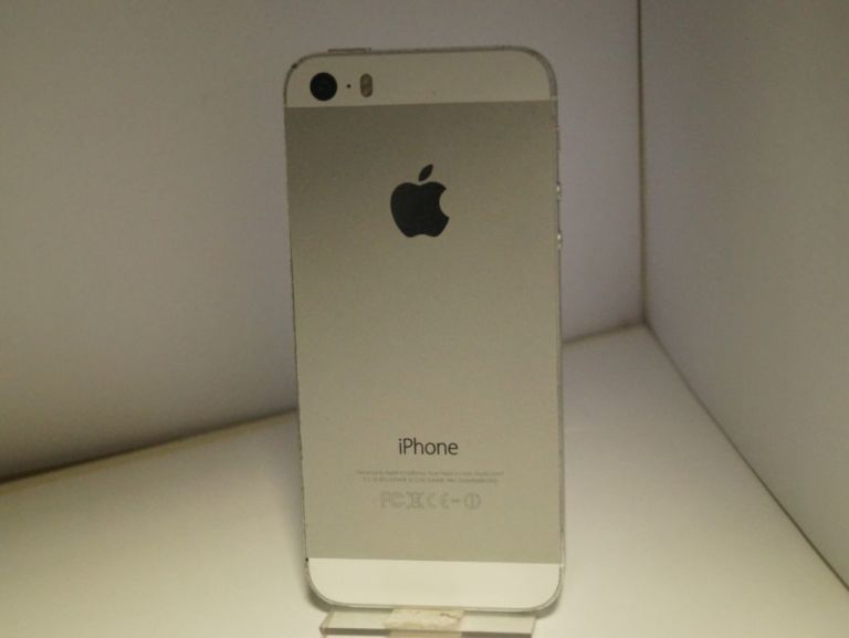 telefon-apple-iphone-se-16gb-ladowarka-kod-producenta-123