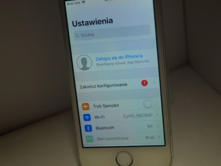 telefon-apple-iphone-se-16gb-ladowarka-ean-4064161025674