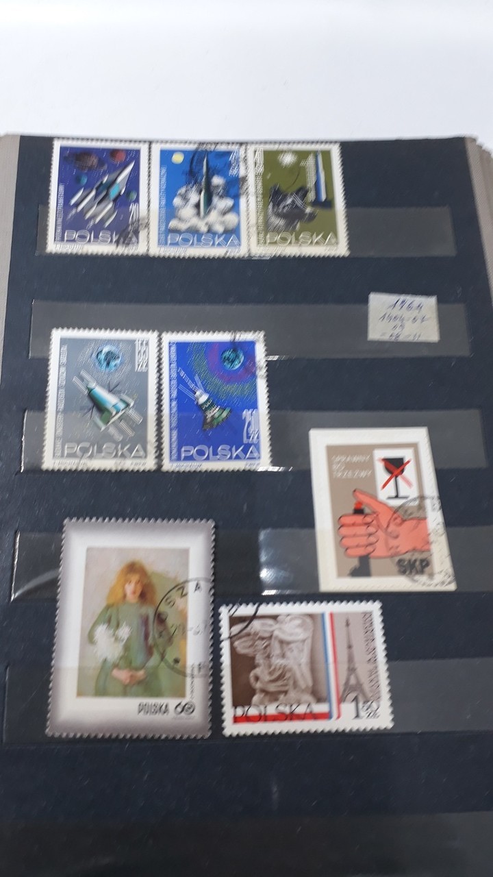 klaser-ze-znaczkami-od-1950-r-do-1975-rodzaj-mieszany