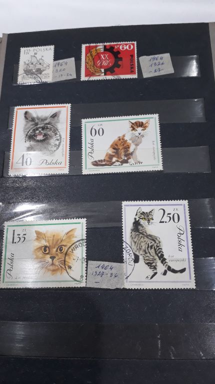 klaser-ze-znaczkami-od-1950-r-do-1975-rodzaj-mieszany