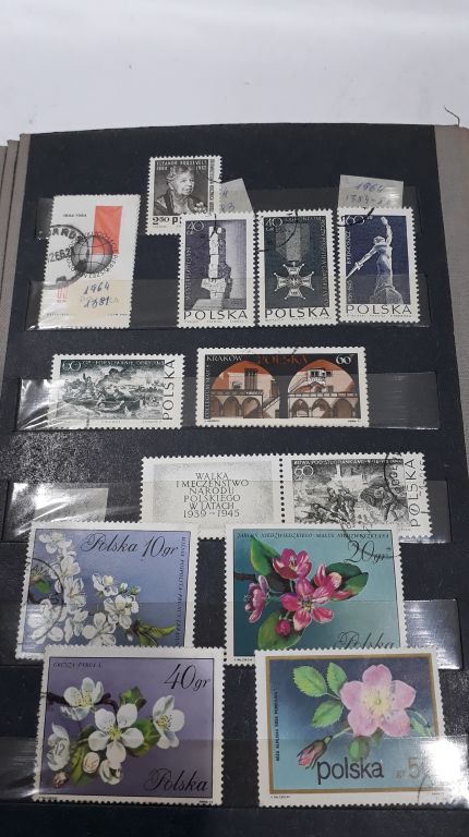 klaser-ze-znaczkami-od-1950-r-do-1975-pereca-14-wroclaw-sc