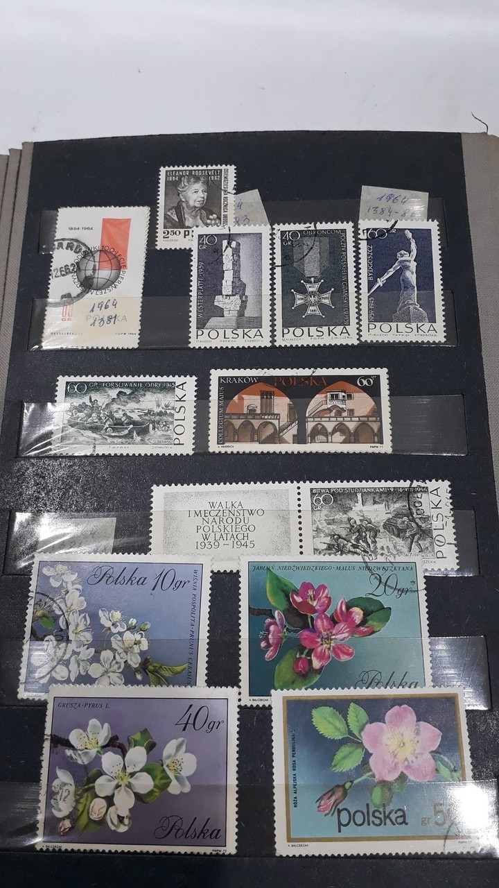 klaser-ze-znaczkami-od-1950-r-do-1975-pereca-14-wroclaw-sc