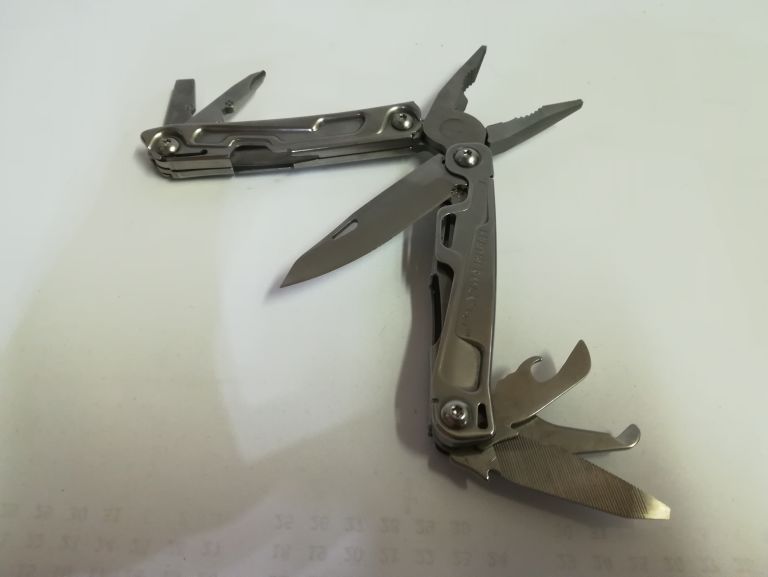 MULTITOOL REV BOX 832130 LEATHERMAN