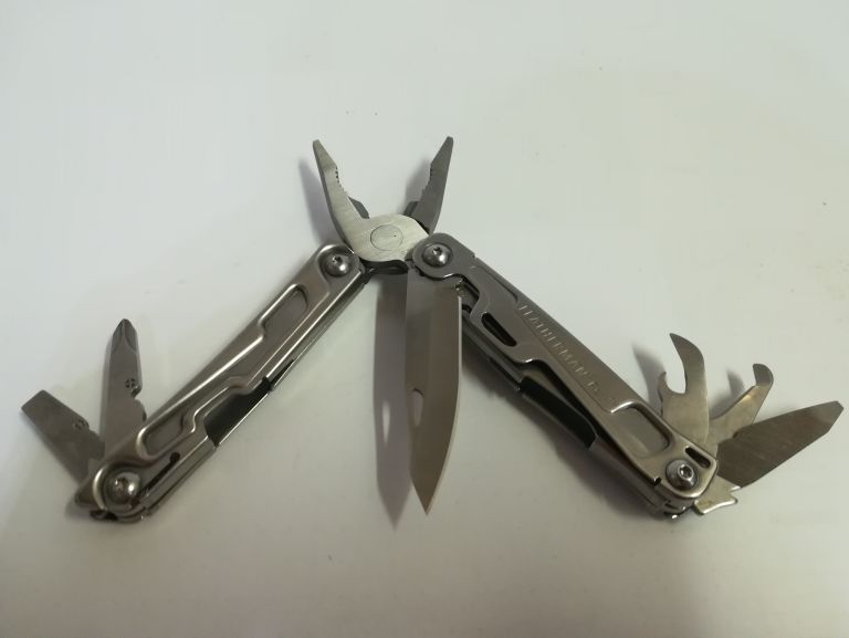 MULTITOOL REV BOX 832130 LEATHERMAN