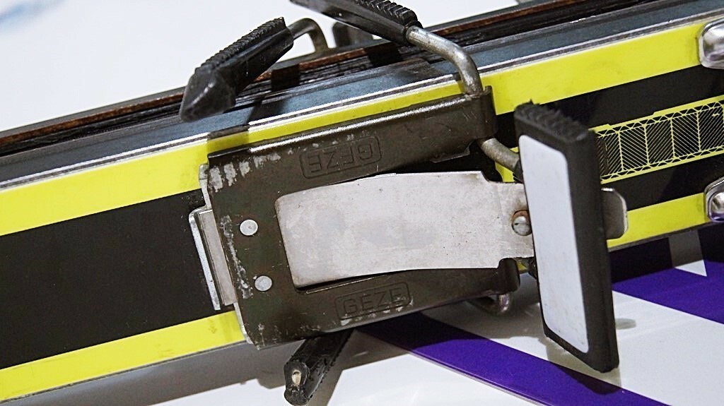 narty-intersport-2002-rs-wyprzedaz-szerokosc-pod-butem-1